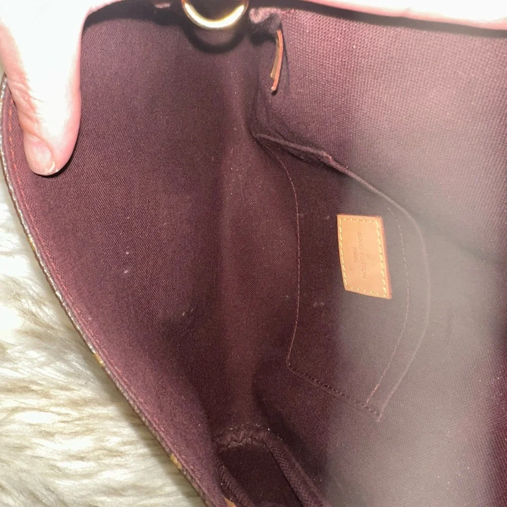 Discontinued**LV Favorite MM Shoulder/crossbody Bag